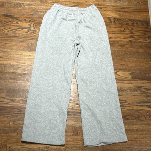 Medium Sweatpants - Picture 4 of 4